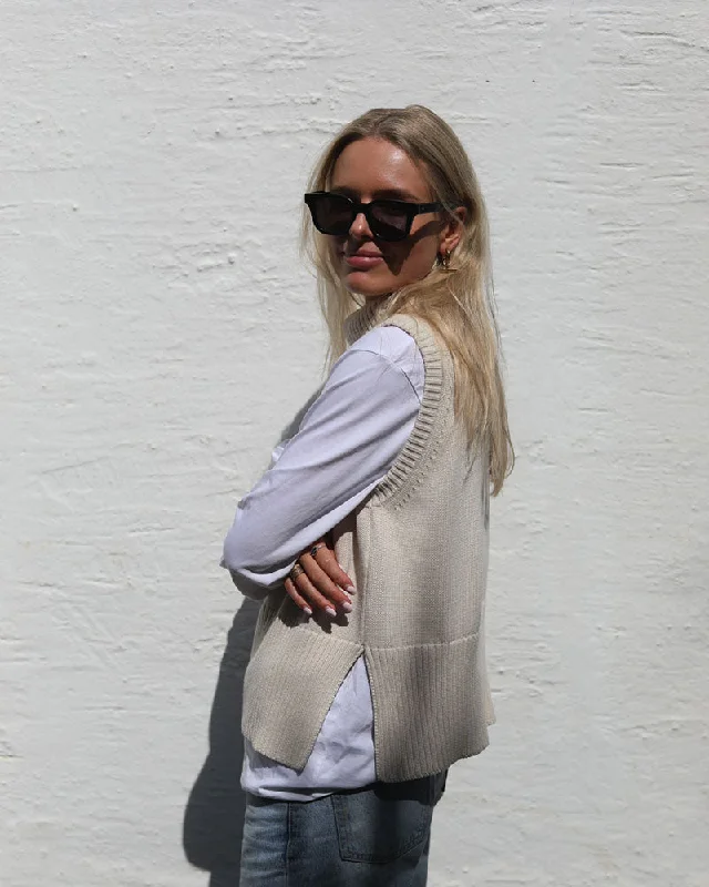 Women's Blouse with Peter Pan CollarThe Freya Polo | Cotton Vest