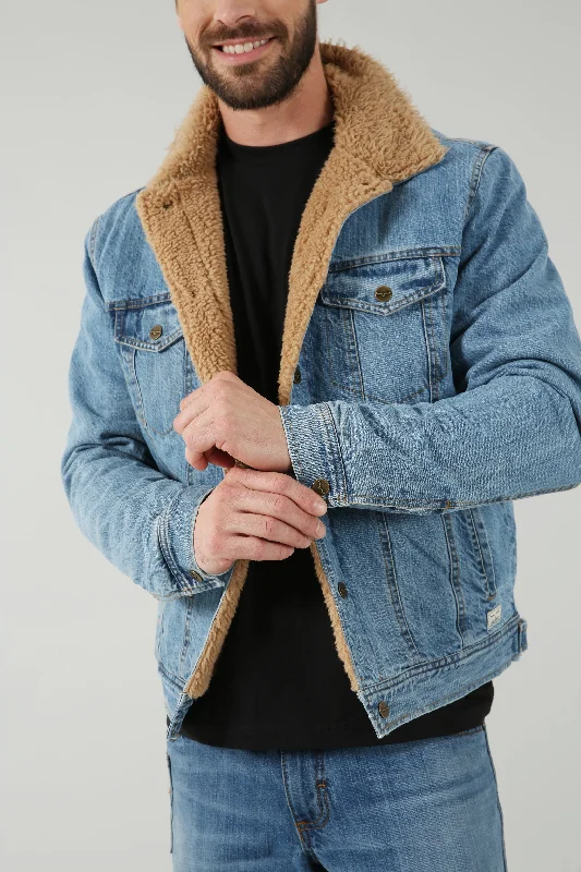 men's trench coat with adjustable cuffsLaramie Trucker Jacket