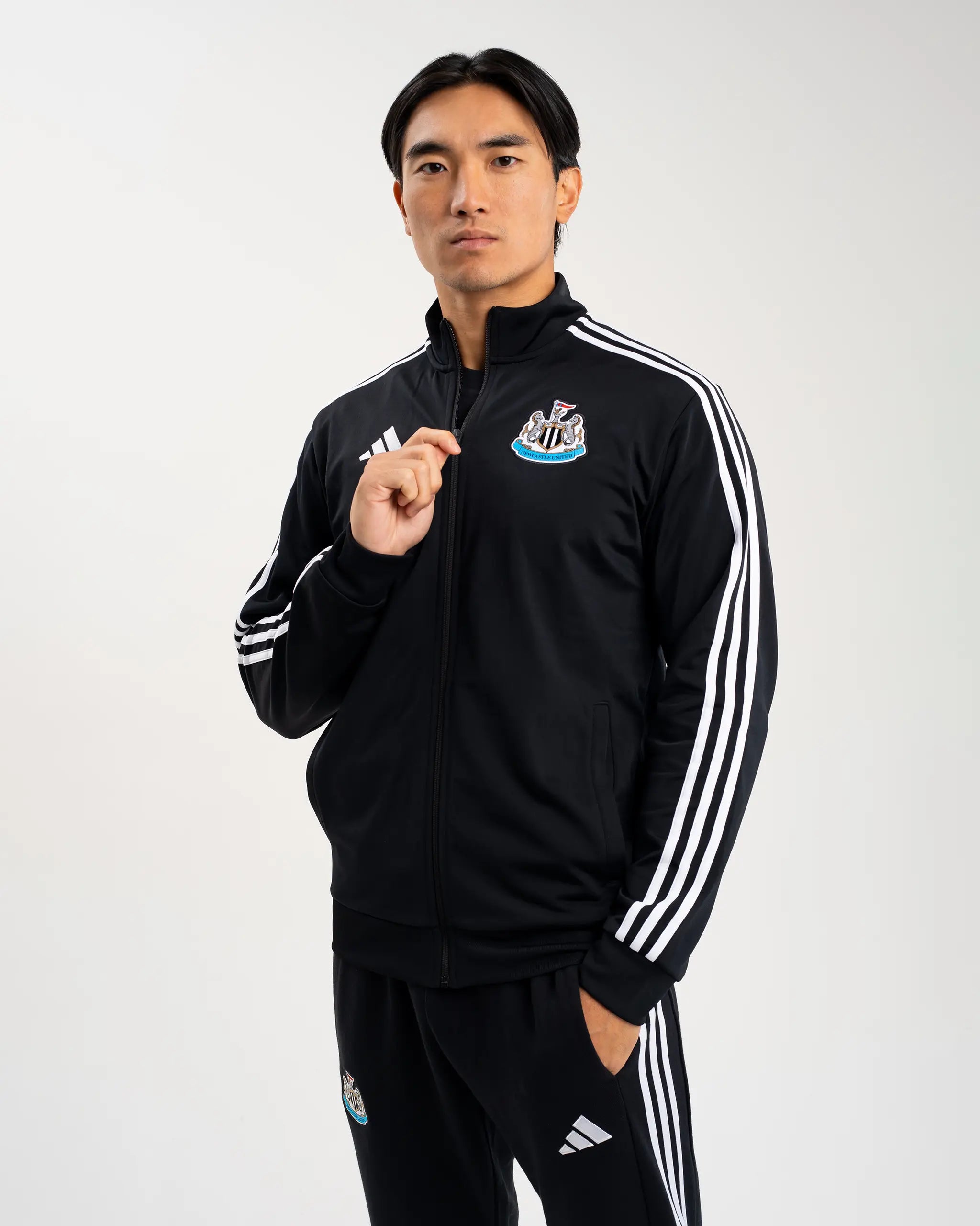 men's trench coat with adjustable cuffsNewcastle United adidas DNA Tracksuit Top